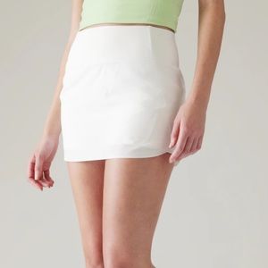 ATHLETA RUN WITH IT 14" SKORT | SIZE M | WHITE | NWT